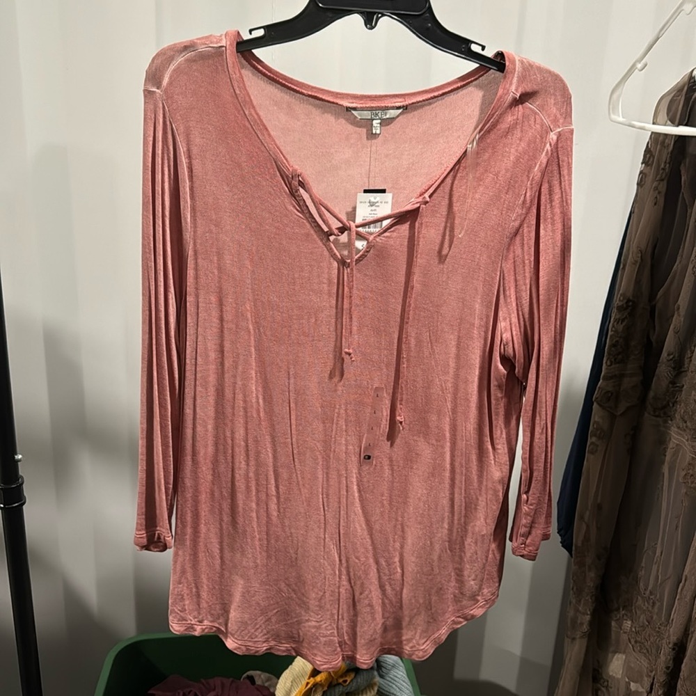 New BKE, basic flow three-quarter sleeve top